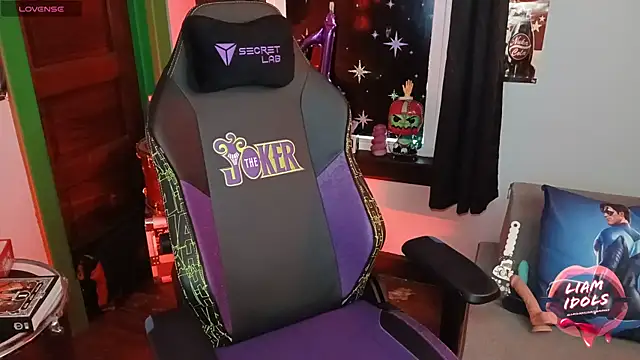 Snapshot of LiamIdols chatting on 02-19-26, 08:39 LiamIdols online show from 02-19-26, 08:39