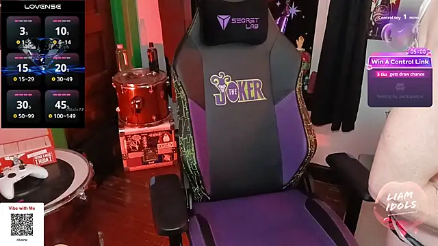 Snapshot of LiamIdols chatting on 02-06-26, 05:47 LiamIdols online show from 02-06-26, 05:47