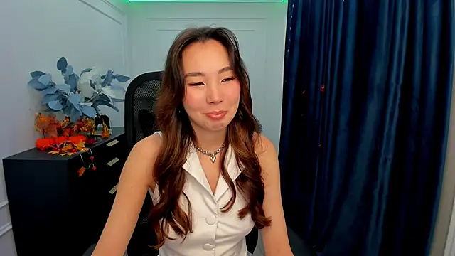 AnnaReyla online show from 10-25-25, 11:20