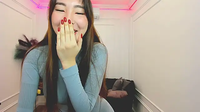 AnnaReyla online show from 11-17-25, 11:25