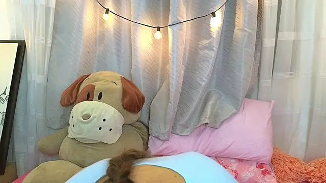 SERAFINA  online show from 10-27-25, 01:12