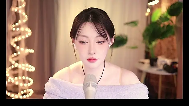 Snapshot of Dou-Dou-er chatting on 03-02-25, 03:52 Dou-Dou-er online show from 03-02-25, 03:52
