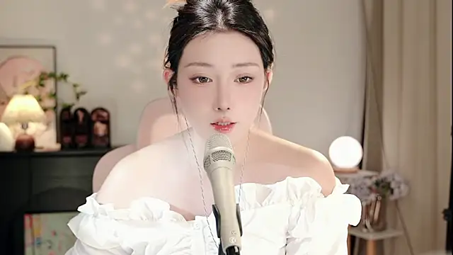 Dou-Dou-er online show from 11-12-25, 01:37