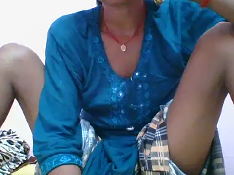 Snapshot of Divya-2007 chatting on 07-08-26, 03:13 Divya-2007 online show from 07-08-26, 03:13