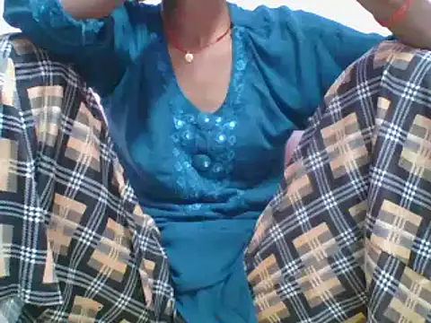 Snapshot of Divya-2007 chatting on 07-20-26, 01:57 Divya-2007 online show from 07-20-26, 01:57