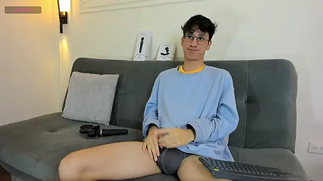 Cum hunters online show from 11-18-25, 03:21