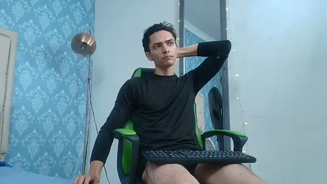Snapshot of Uzcategui_addams chatting on 02-18-25, 12:49 Uzcategui addams online show from 02-18-25, 12:49