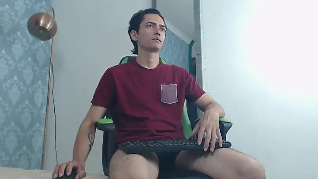 Snapshot of Uzcategui_addams chatting on 01-31-25, 12:29 Uzcategui addams online show from 01-31-25, 12:29