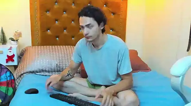 Snapshot of Uzcategui_addams chatting on 01-18-25, 12:47 Uzcategui addams online show from 01-18-25, 12:47