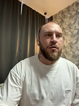 Snapshot of _XxX-XxX_ chatting on 07-17-26, 02:42 XxX-XxX online show from 07-17-26, 02:42