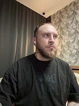 Snapshot of _XxX-XxX_ chatting on 06-05-26, 12:59 XxX-XxX online show from 06-05-26, 12:59