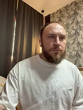 Snapshot of _XxX-XxX_ chatting on 06-27-26, 04:57 XxX-XxX online show from 06-27-26, 04:57