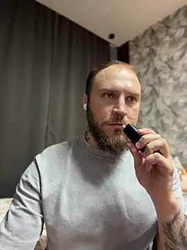 Snapshot of _XxX-XxX_ chatting on 07-02-26, 01:17 XxX-XxX online show from 07-02-26, 01:17
