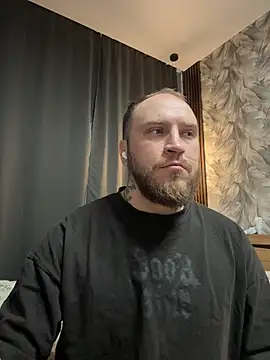 Snapshot of _XxX-XxX_ chatting on 06-12-26, 02:09 XxX-XxX online show from 06-12-26, 02:09