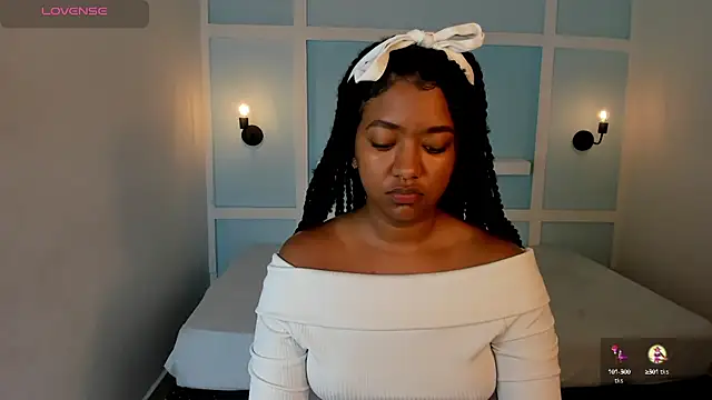 AishaHil online show from 01-20-25, 11:56