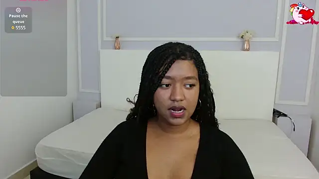 AishaHil online show from 02-28-25, 01:36