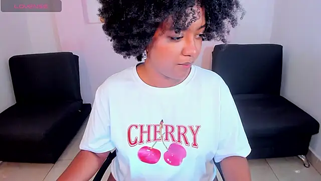 AishaHil online show from 01-28-25, 05:56