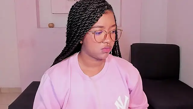 AishaHil online show from 01-19-25, 12:17