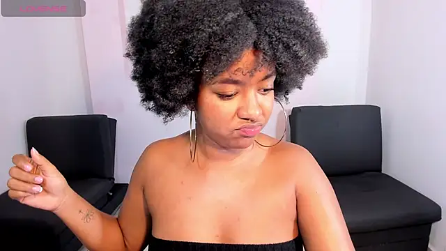 AishaHil online show from 01-30-25, 06:00