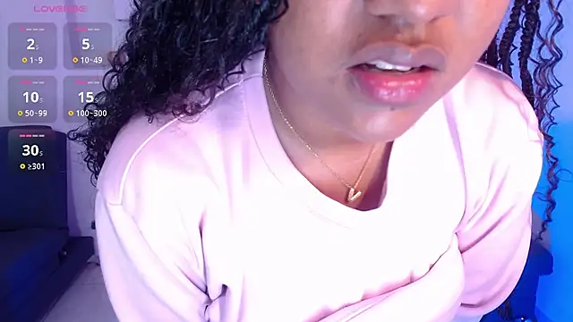 AishaHil online show from 02-14-25, 12:03