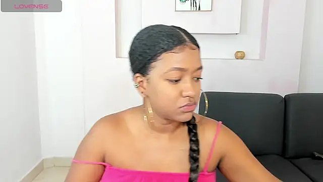 AishaHil online show from 02-01-25, 11:53