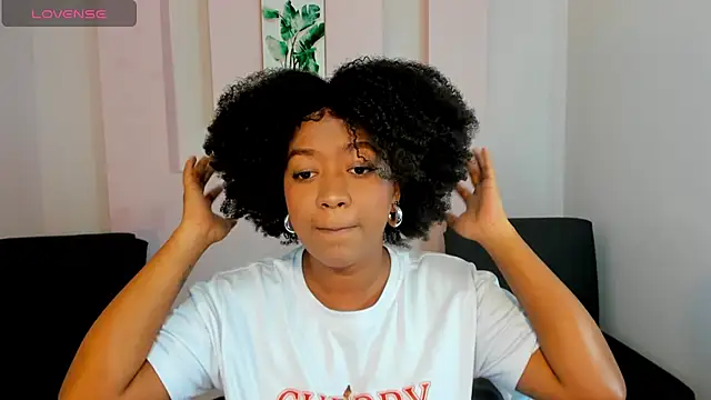 AishaHil online show from 01-28-25, 11:49