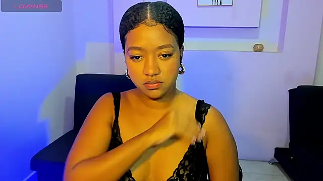 AishaHil online show from 02-02-25, 12:02