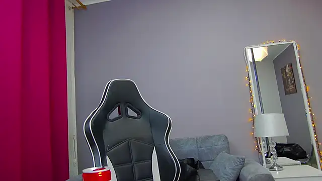 Snapshot of Eva_Lovvia_ chatting on 02-17-25, 08:38 Eva Lovvia  online show from 02-17-25, 08:38