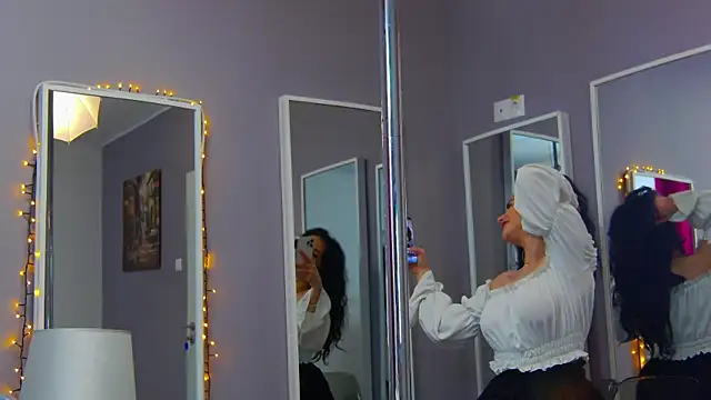 Snapshot of Eva_Lovvia_ chatting on 02-11-25, 07:38 Eva Lovvia  online show from 02-11-25, 07:38