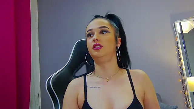 Snapshot of Eva_Lovvia_ chatting on 02-20-25, 07:41 Eva Lovvia  online show from 02-20-25, 07:41