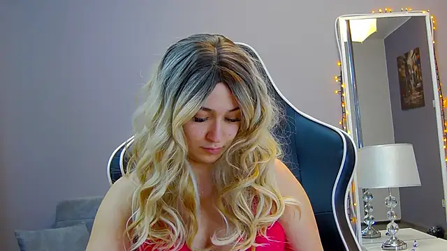 Snapshot of Eva_Lovvia_ chatting on 03-03-25, 07:39 Eva Lovvia  online show from 03-03-25, 07:39