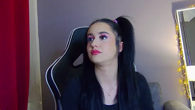 Snapshot of Eva_Lovvia_ chatting on 02-19-25, 07:59 Eva Lovvia  online show from 02-19-25, 07:59