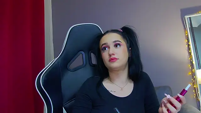 Snapshot of Eva_Lovvia_ chatting on 02-19-25, 11:04 Eva Lovvia  online show from 02-19-25, 11:04