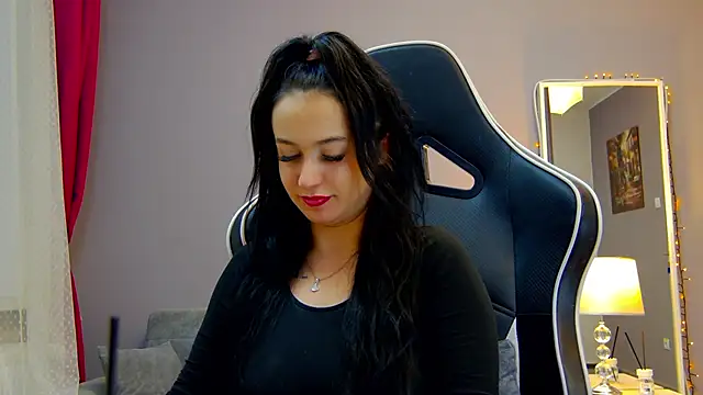 Snapshot of Eva_Lovvia_ chatting on 03-18-25, 02:18 Eva Lovvia  online show from 03-18-25, 02:18