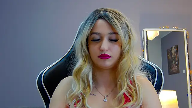 Snapshot of Eva_Lovvia_ chatting on 03-14-25, 09:10 Eva Lovvia  online show from 03-14-25, 09:10