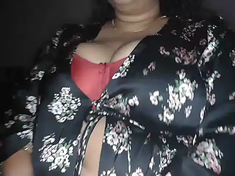 Snapshot of kissingcurvy chatting on 10-07-25, 03:24 kissingcurvy online show from 10-07-25, 03:24