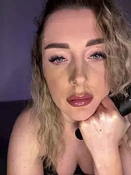 LunaDiamondX online show from 01-22-25, 08:06