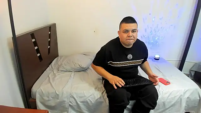 Faridsweetness online show from 01-27-25, 03:18