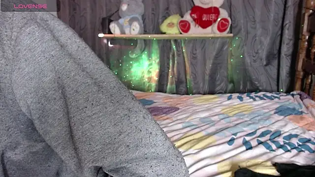 Snapshot of stefany_pablo1 chatting on 11-21-25, 12:37 stefany pablo1 online show from 11-21-25, 12:37