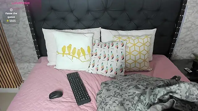 Snapshot of stefany_pablo1 chatting on 03-12-25, 01:30 stefany pablo1 online show from 03-12-25, 01:30