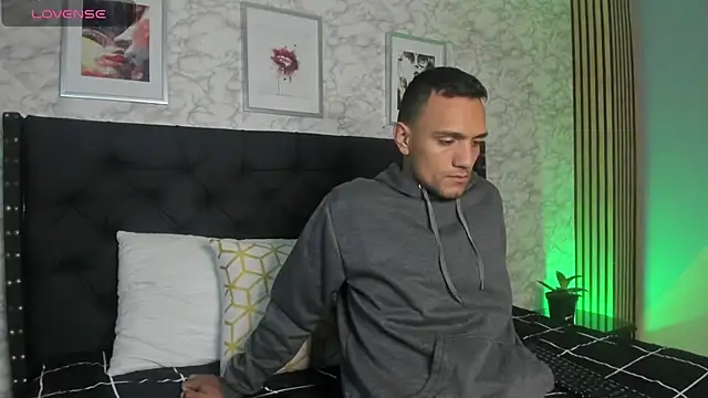 Snapshot of stefany_pablo1 chatting on 03-17-25, 01:29 stefany pablo1 online show from 03-17-25, 01:29