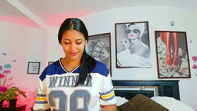 loretahorny online show from 03-24-26, 12:49