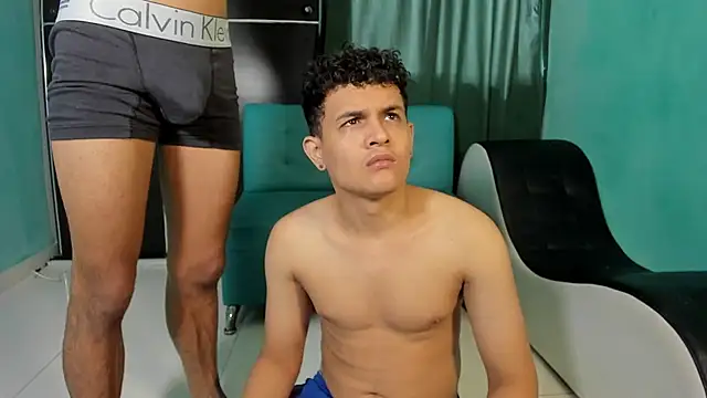 CoupleTwink12 online show from 03-19-25, 07:27