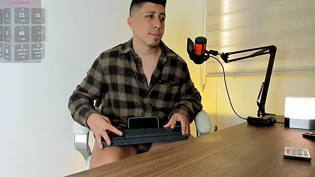 Snapshot of Fraannco chatting on 01-28-25, 01:59 Fraannco online show from 01-28-25, 01:59