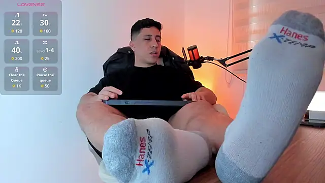 Snapshot of Fraannco chatting on 02-17-25, 08:27 Fraannco online show from 02-17-25, 08:27