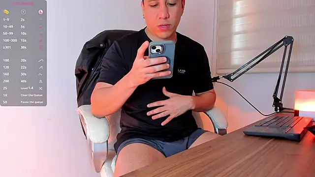 Snapshot of Fraannco chatting on 03-13-25, 03:50 Fraannco online show from 03-13-25, 03:50