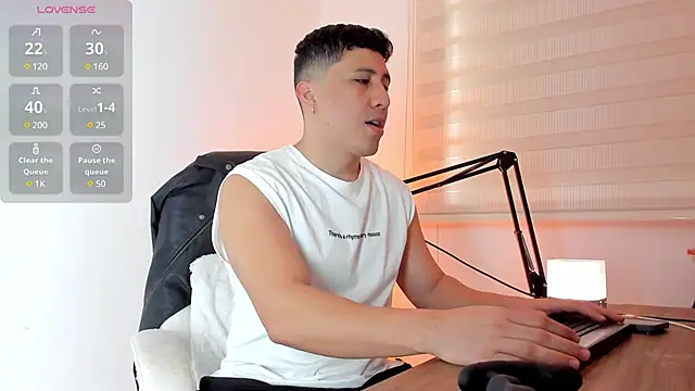 Snapshot of Fraannco chatting on 02-18-25, 06:15 Fraannco online show from 02-18-25, 06:15