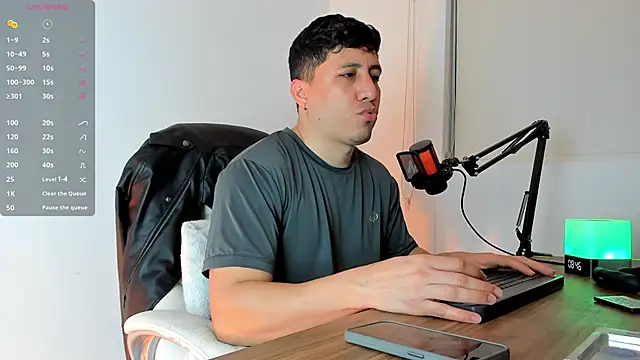 Snapshot of Fraannco chatting on 03-06-25, 01:37 Fraannco online show from 03-06-25, 01:37