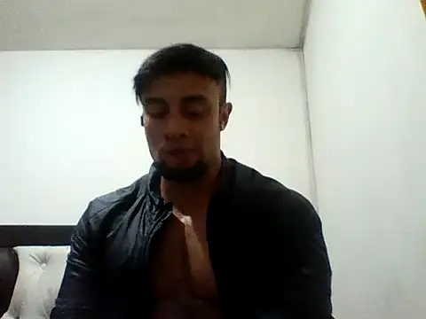 Snapshot of davidcr89 chatting on 09-10-25, 06:45 davidcr89 online show from 09-10-25, 06:45