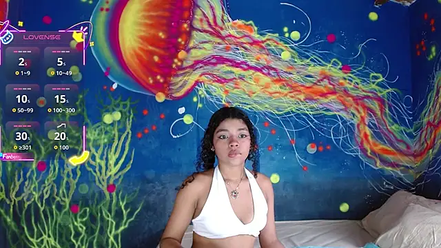 lucie petite online show from 10-04-25, 06:20